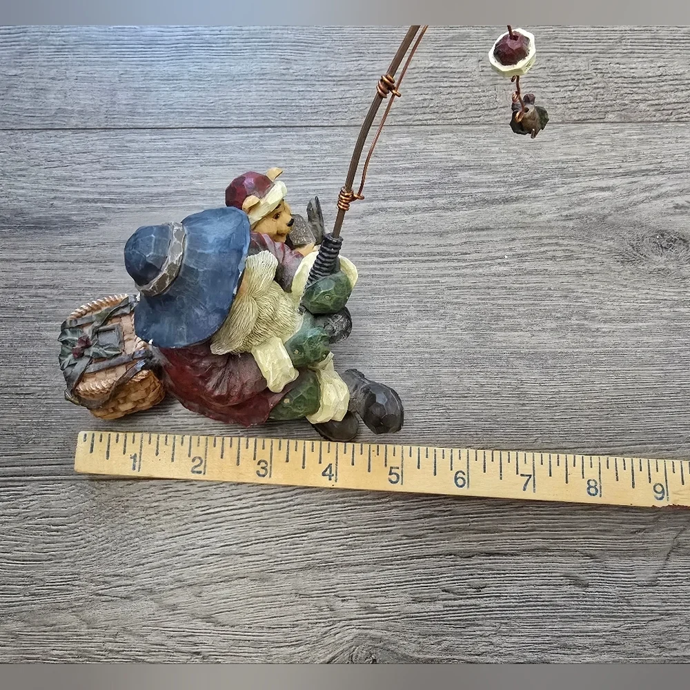 1999 Carvers Choice Boyds Collection Fishing Santa & Bear Cabin Cottage Country